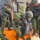Detik-detik TNI Evakuasi Jenazah Pilot Asal AS Korban Tembak KKB