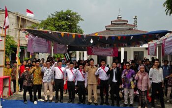 Sinergitas Anggota Polres Bekasi Bersama Ketua RT dan Warga BSR Gelar Upacara HUT Kemerdekaan RI ke-81