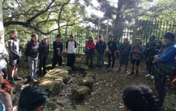 TNI-Polri dan Relawan Masih Siaga di Gunung Gede Cegah Kebakaran Meluas