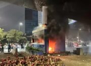 Usai Demo 27 Agustus, Kelompok Anarko Rusak CCTV dan Pos Polisi di Pejompongan