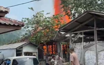 Rumah Warga Pakuwon Cianjur Terbakar, Kerugian Capai Rp300 Juta