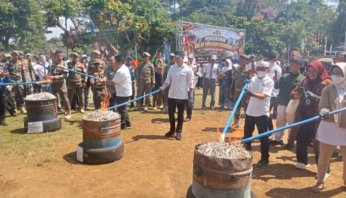 Tujuh Pos Damkar Layani 32 Kecamatan, Cianjur Bentuk Relawan Kebakaran