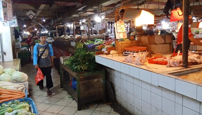 Pedagang Pasar Cipanas Keluhkan Penjualan Merosot, Klaim Omzet Turun hingga 60 Persen