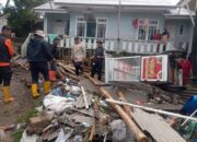 Tanggul Saluran Air Jebol, Tujuh Rumah di Ciherang Terendam, Satu Rusak Berat