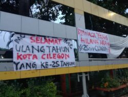IMC Cilegon Pasang Sepanduk Kritikan Terhadap Pemkot