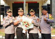 Wakapolres Metro Bekasi Beri Penghargaan Kepada 4 Perwira Yang Berprestasi