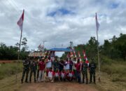 Satgas Pamtas Yonif 726/TML Bagikan Bendera Merah Putih Demi Semarakkan HUT RI Ke-79 di Perbatasan RI-PNG
