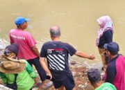 Peringati HUT RI ke-79 Kelurahan Talun Gebyarkan “Bebetah” Talun Bebas Sampah Di Sungai Cipeles