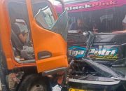 Dua Kendaraan Bertabrakan di Jalan Raya Cibeber Cianjur, Empat Orang Luka Ringan