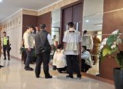 Sejumlah Penyidik KPK Kembali Datangi Kantor Bupati Bekasi, Pasca Penetapan Ade Kuswara Kunang dan Ayahnya sebagai Tersangka
