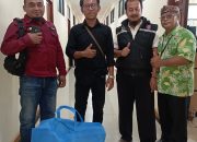 Kolaborasi Dinas Sosial Dan LSM Prabhu Salurkan Bantuan Sembako Kepada Warga Terdampak Musibah
