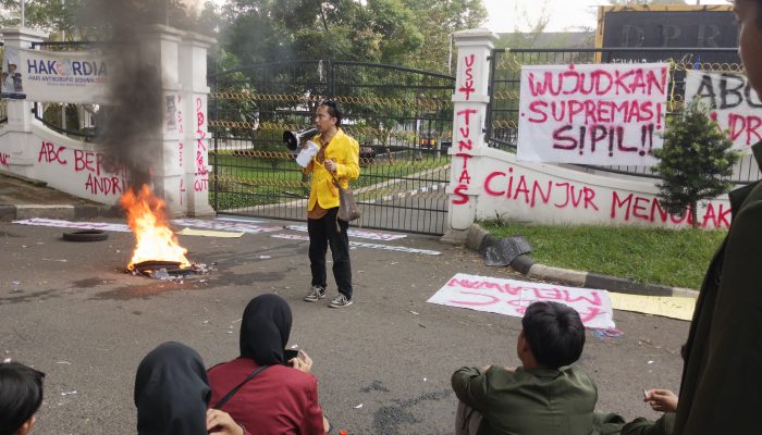 Aktivis Disiram Air Keras, Mahasiswa Cianjur Menggugat Negara: “Jika Hukum Tak Tegak, Demokrasi Bisa Runtuh!”
