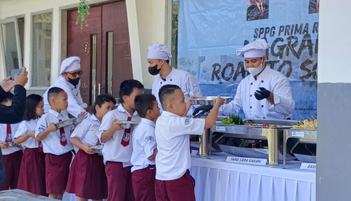 Wagub Gorontalo Studi Tiru Program Makan Bergizi Gratis di Cianjur, Model Prasmanan Dinilai Berpotensi Jadi Solusi Nasional