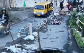 Lubang di Jembatan Jeprah Cipanas Menganga, Pemkab Cianjur dan PUPR Diminta Jangan Tutup Mata Sebelum Jembatan Ambruk