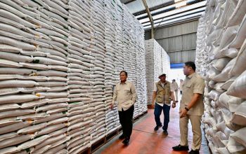 Prabowo Sidak Gudang Bulog Magelang, Pastikan Stok Beras Nasional Aman dan Distribusi Tepat Sasaran