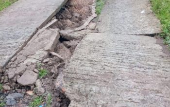 Longsor dan Pergerakan Tanah Kepung Desa Rawabelut Cianjur, Empat Rumah Retak dan Puluhan Meter Jalan Terancam