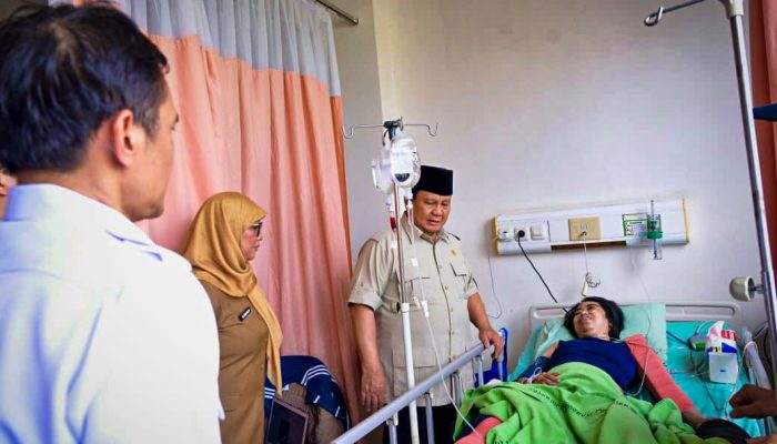 Presiden Prabowo Tinjau Langsung Korban Kecelakaan Kereta Di Bekasi, Pemerintah Janjikan Investigasi Menyeluruh