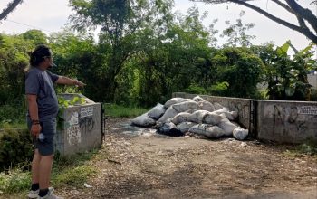 Puluhan Karung Limbah Usus Ayam Dibuang di Permukiman Warga Cianjur, Bau Menyengat Picu Kekhawatiran Penyakit