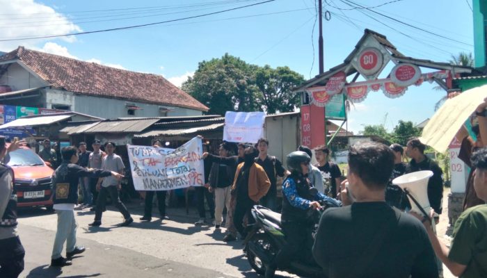 Dapur Program Makan Bergizi di Cianjur Disorot: Diduga Beroperasi Tanpa Izin, Satpol PP Turun Menyegel